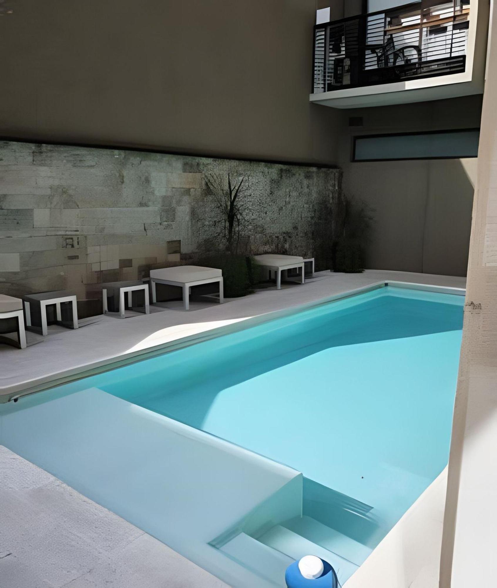 E&g Ba Velasco. Piscina *